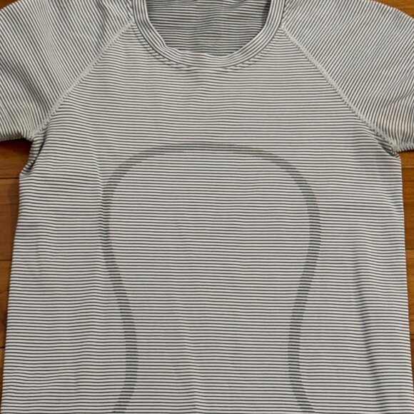 Women Lululemon Swiftly Tech Short Sleeve 2.0 Tempo Stripe White / Black Size 4 - Picture 4 of 7